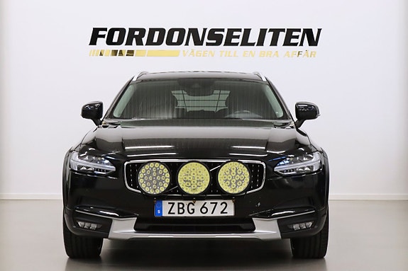 Volvo V90 Cross Country 2 of 30