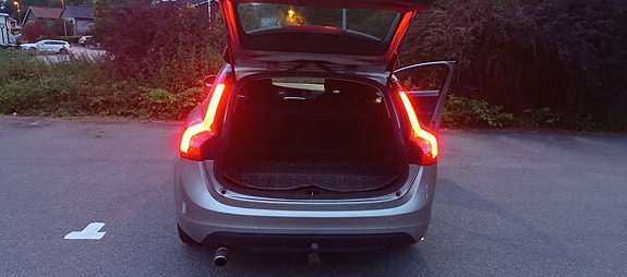 Volvo V60 8 of 12
