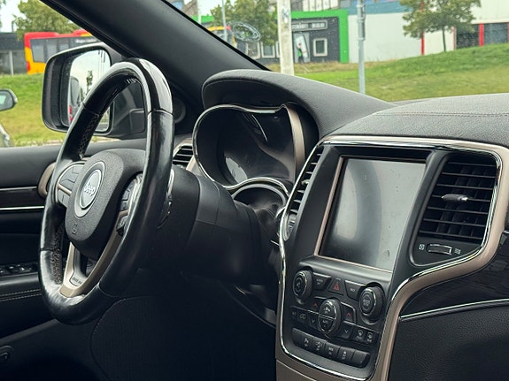 Jeep Grand Cherokee 5 of 7