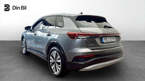 Audi Q4 e-tron 3 of 12