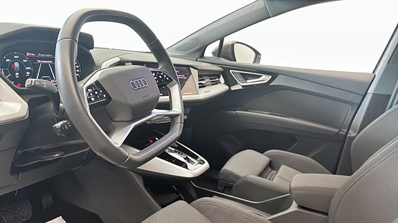 Audi Q4 e-tron 7 of 12