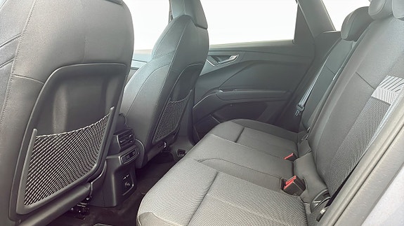 Audi Q4 e-tron 11 of 12