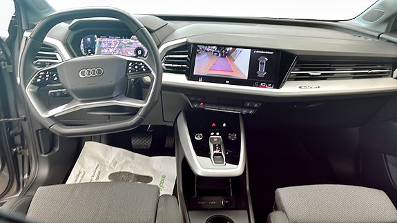Audi Q4 e-tron 10 of 12