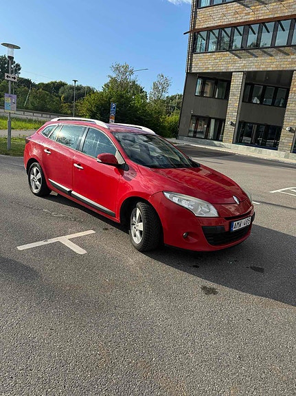 Renault Megane 2 of 10