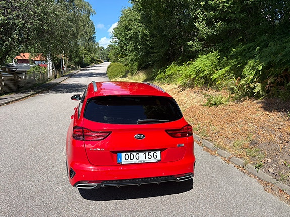 Kia Ceed 2 of 7