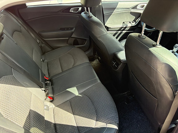 Kia Ceed 4 of 7