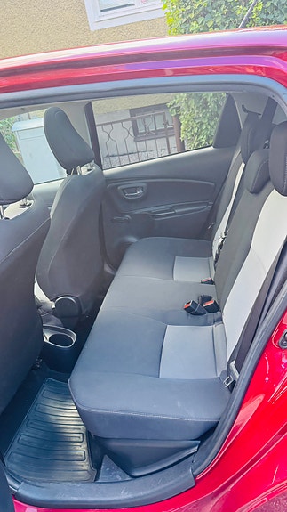 Toyota Yaris 14 of 14