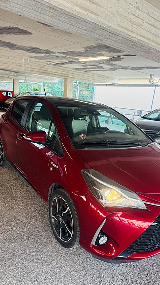 Toyota Yaris 3 of 14