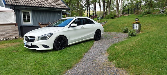 Mercedes-Benz CLA220 d 3 of 5