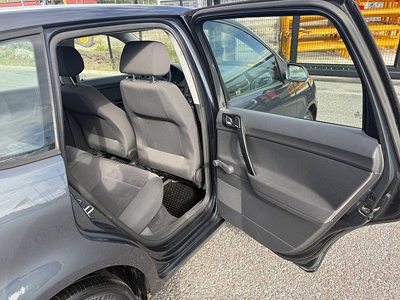 Volkswagen Polo 14 of 26