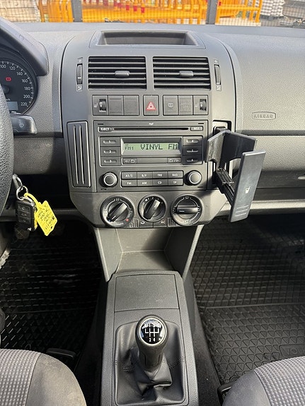 Volkswagen Polo 24 of 26