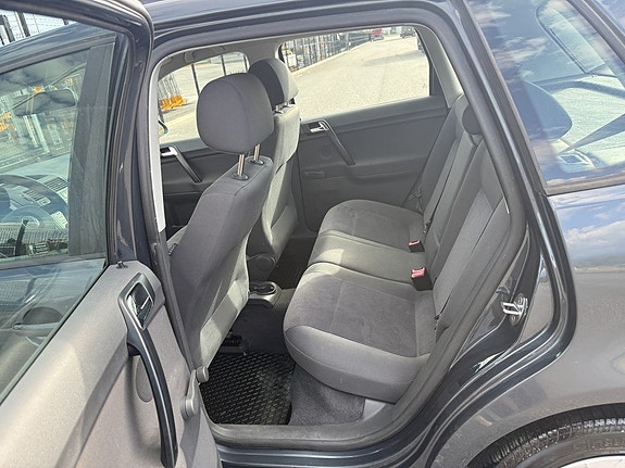 Volkswagen Polo 13 of 26
