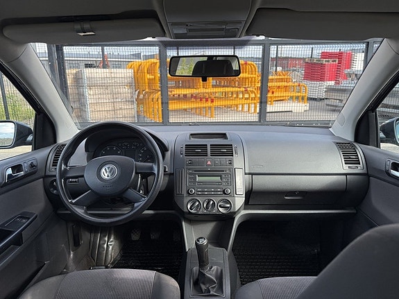 Volkswagen Polo 18 of 26