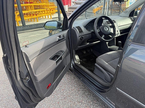 Volkswagen Polo 9 of 26