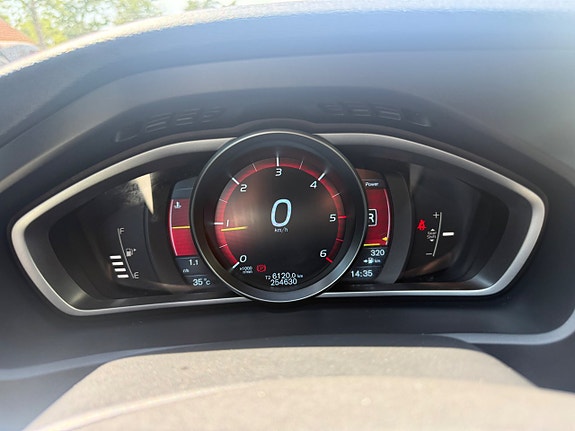 Volvo V40 14 of 15