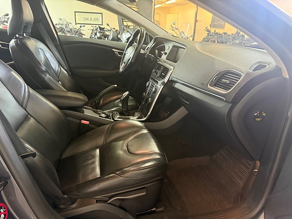 Volvo V40 10 of 15