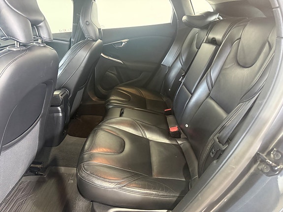 Volvo V40 12 of 15