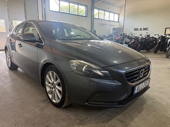 Volvo V40 5 of 15