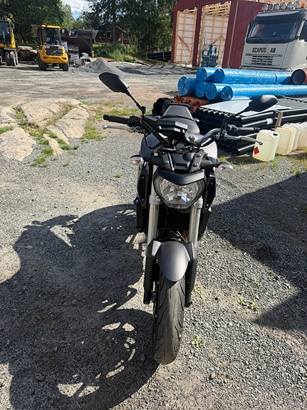 Yamaha MT-09 5 of 7