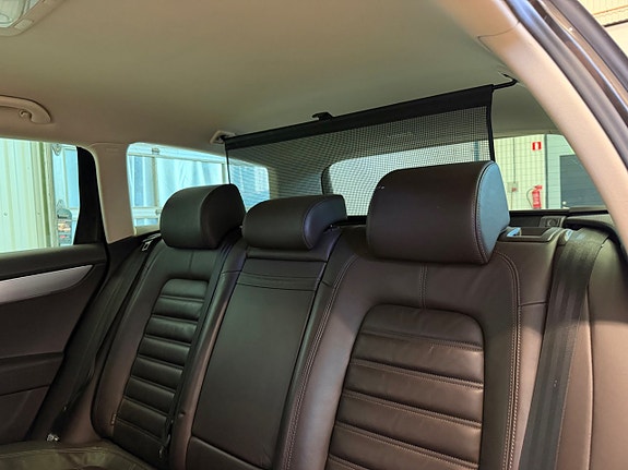 Volkswagen Passat Alltrack 21 of 24