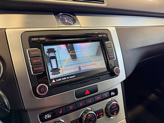 Volkswagen Passat Alltrack 17 of 24
