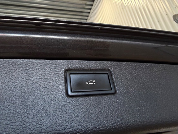 Volkswagen Passat Alltrack 23 of 24