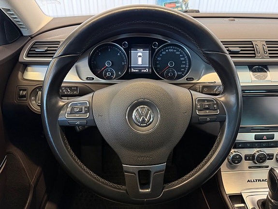 Volkswagen Passat Alltrack 10 of 24