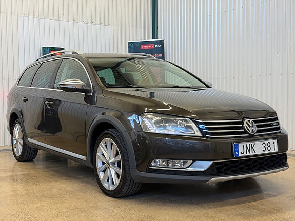 Volkswagen Passat Alltrack 2 of 24