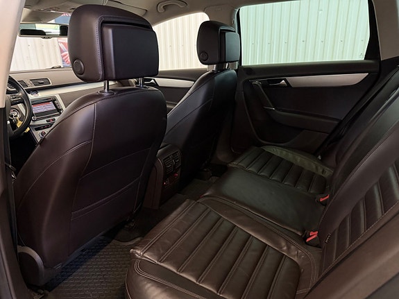 Volkswagen Passat Alltrack 22 of 24
