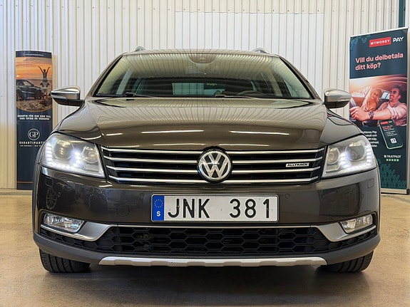 Volkswagen Passat Alltrack 3 of 24