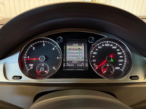 Volkswagen Passat Alltrack 11 of 24