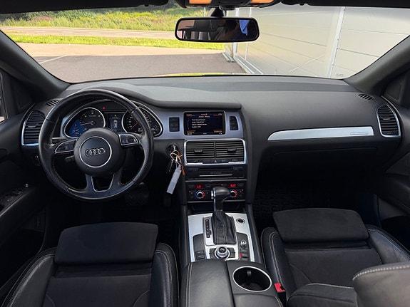 Audi Q7 12 of 15