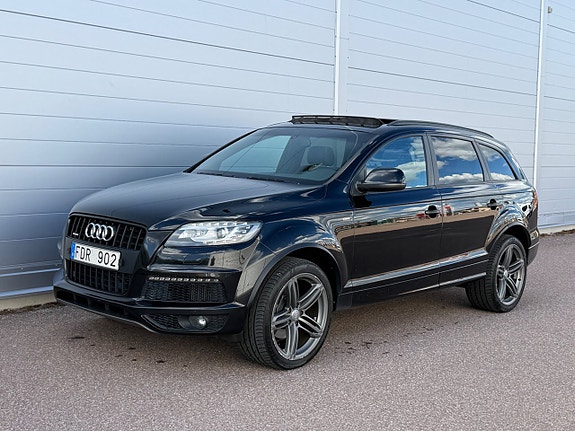 Audi Q7 2 of 15
