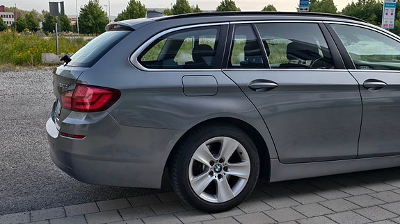 BMW 520d 2 of 3
