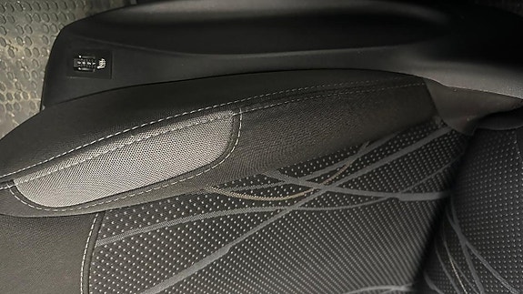 Peugeot 208 14 of 29