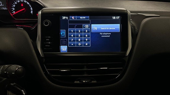 Peugeot 208 26 of 29