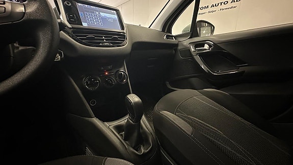 Peugeot 208 28 of 29