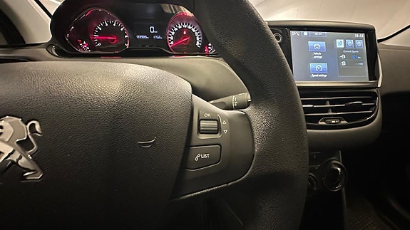 Peugeot 208 18 of 29