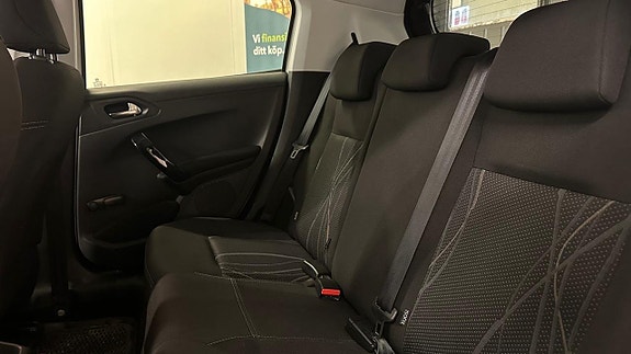 Peugeot 208 10 of 29