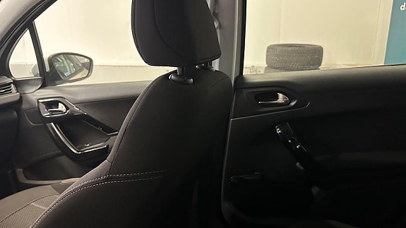 Peugeot 208 11 of 29