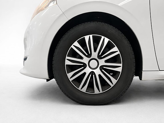 Peugeot 208 3 of 29