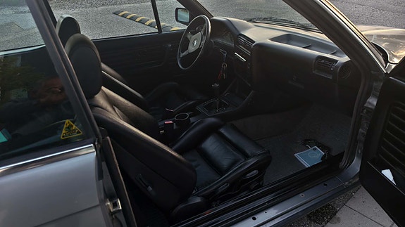 BMW 318i 5 of 7