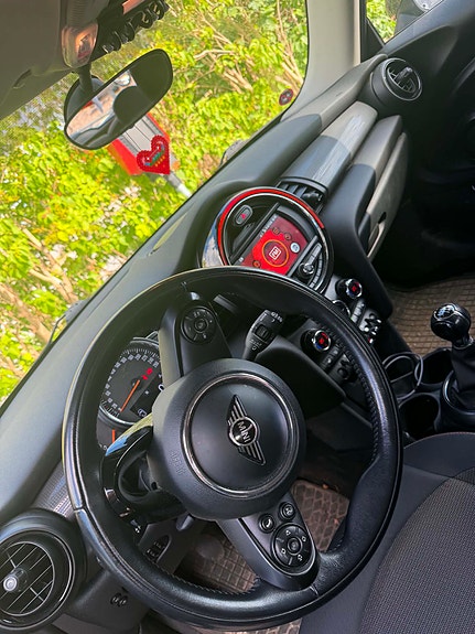 MINI Cooper 4 of 6