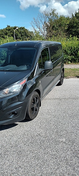 Ford Transit Connect 3 of 6