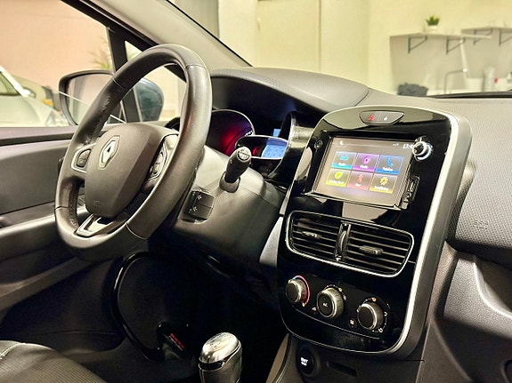 Renault Clio 10 of 11