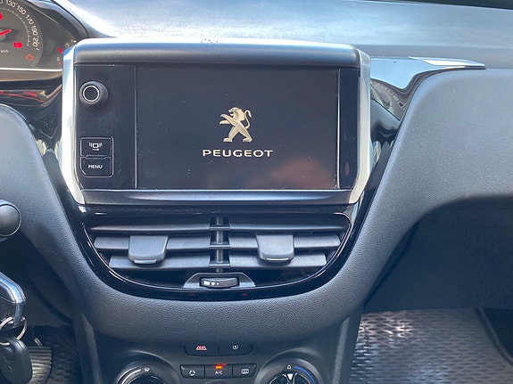 Peugeot 208 6 of 9