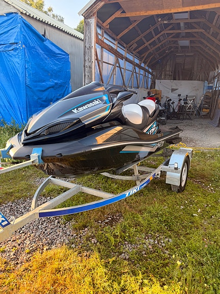 Kawasaki Ultra LX 2019 | 80 gångtimmar | Tiki-trailer ingår 2 of 7