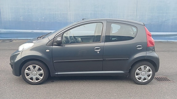 Peugeot 107 8 of 13