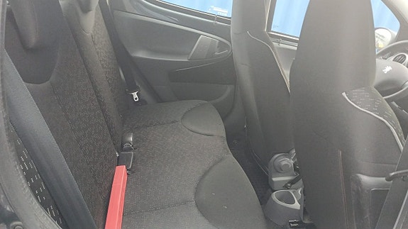 Peugeot 107 11 of 13