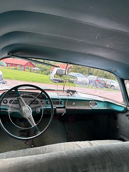 Chevrolet Biscayne 4 of 9